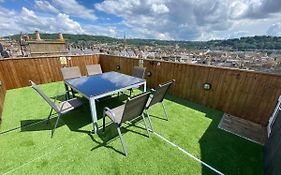 Bath Roof Terrace Apartment, City Centre, Sleeps Up To 8